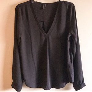 NEVER WORN Black Forever 21 V-Neck Top